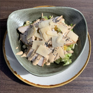 Ensalada de pollo tropical
